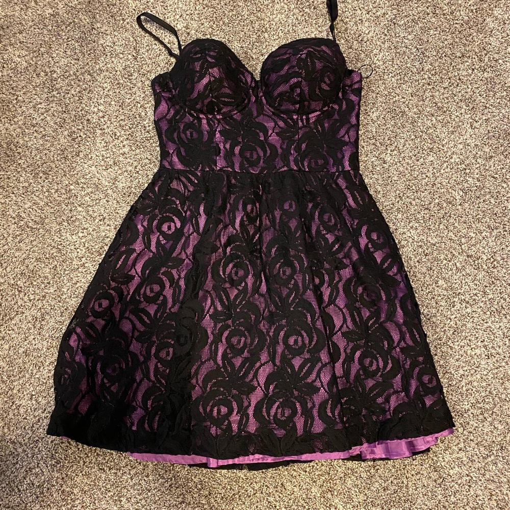 Guess Women’s Sz 7 Dress